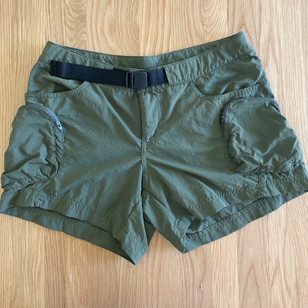 COLUMBIA SHORTS | Columbia outdoor shorts army green size 4